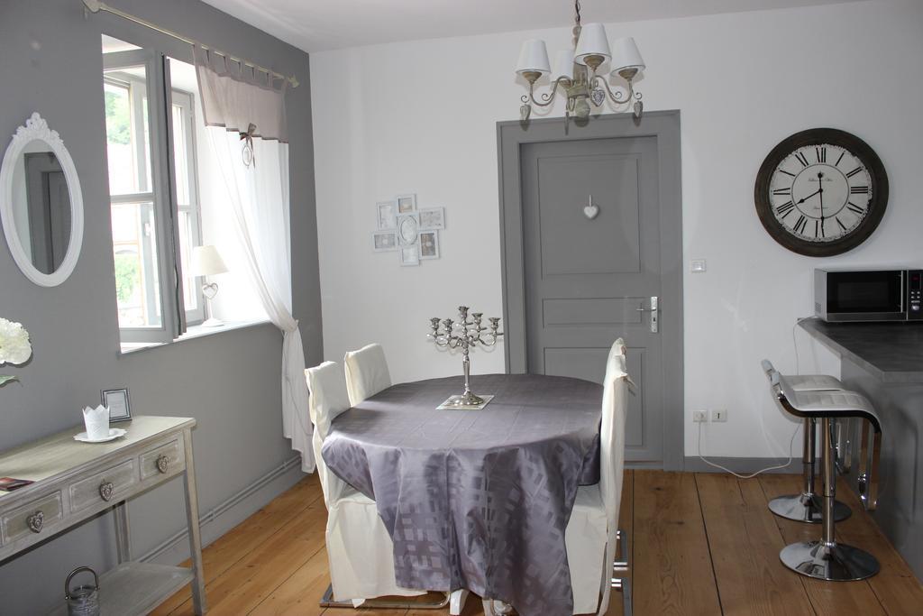 Gite Des 3 Chateaux ريبوفيل الغرفة الصورة